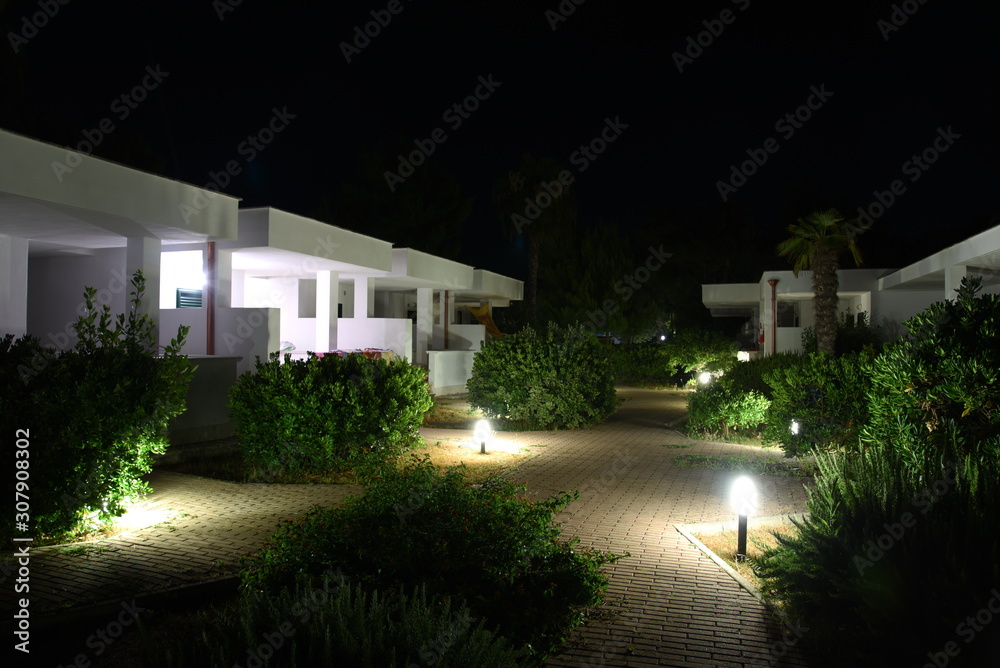 commercial outdoor lighting